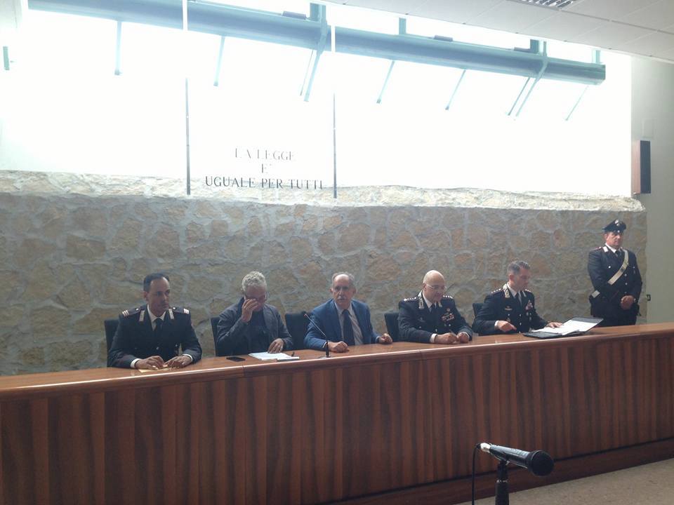 Cilento, minaccia sanzioni a cantieri pubblici: direttore Spisal arrestato