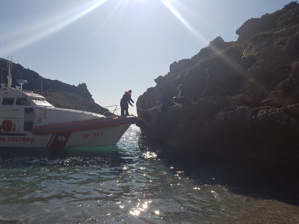 Camerota, reazione allergica per una escursionista soccorsa a Cala Bianca