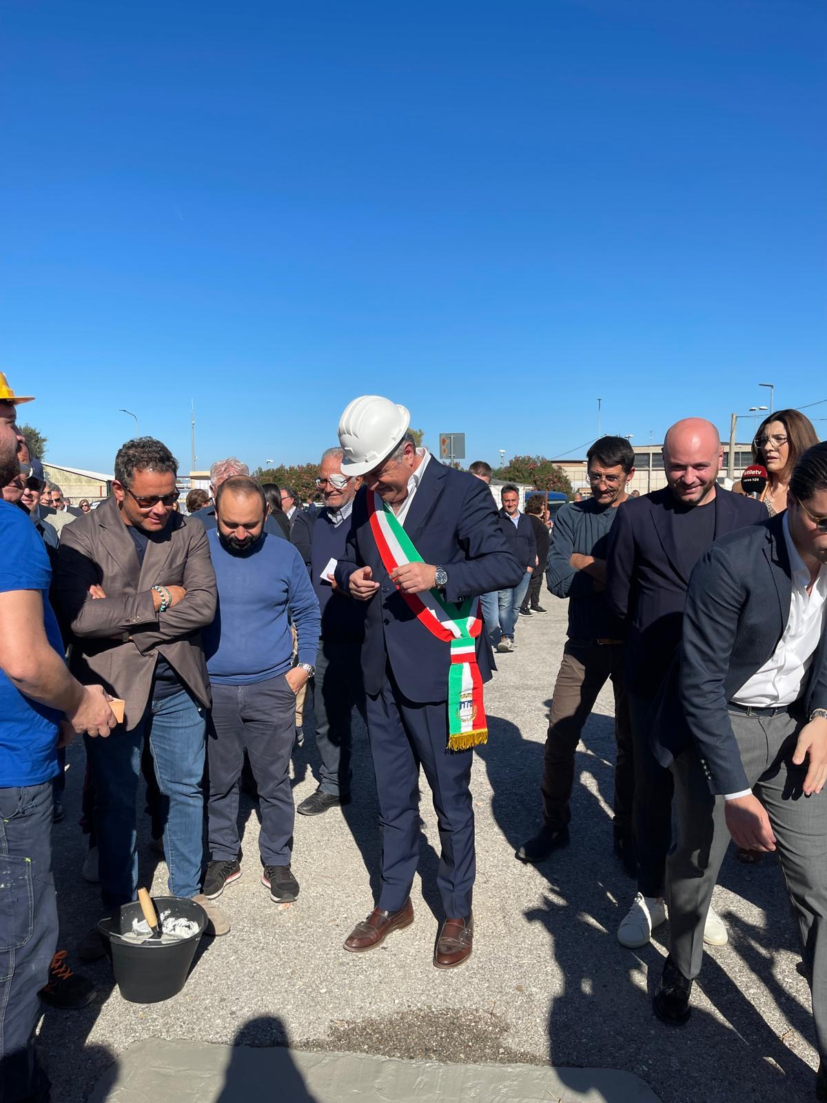 Capaccio, nuovo cineteatro comunale in piazza Santini: la posa della prima pietra￼