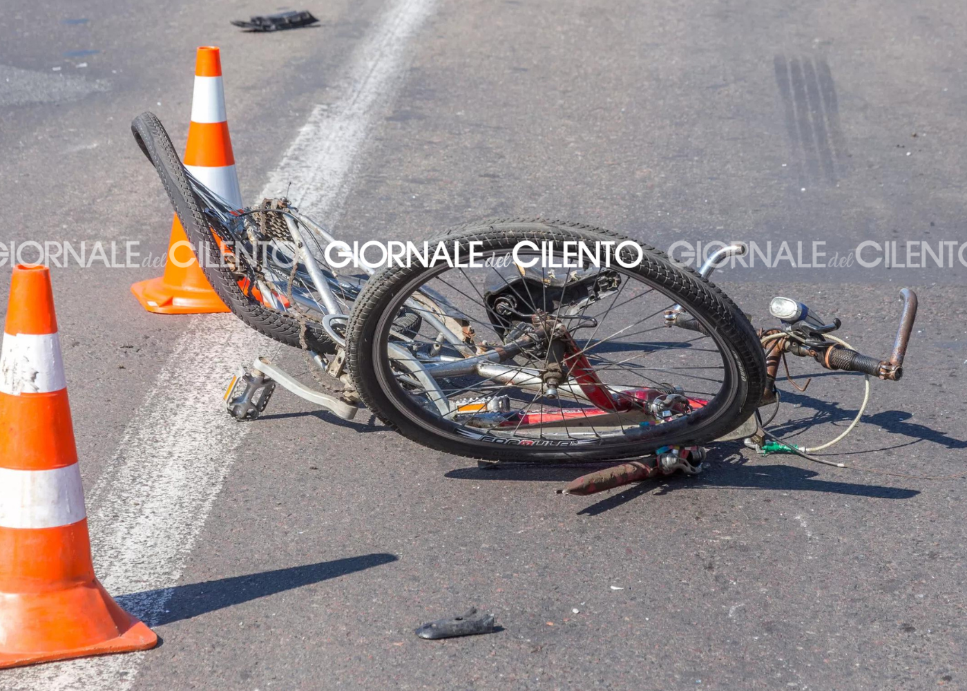 Ciclista investito, ricoverato in codice rosso: ascoltata giovane alla guida dell’auto