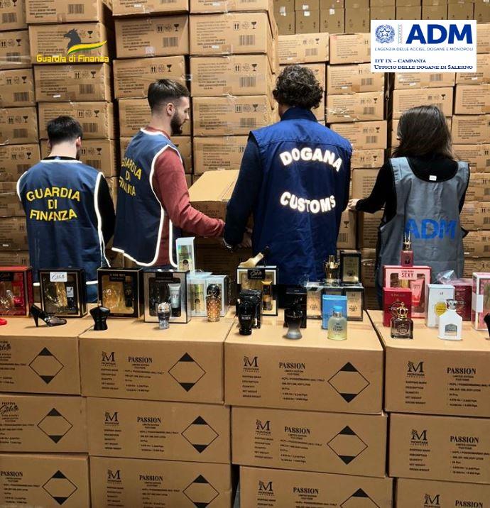 Maxi sequestro di profumi contraffatti: Finanza scopre 110 mila prodotti sospetti