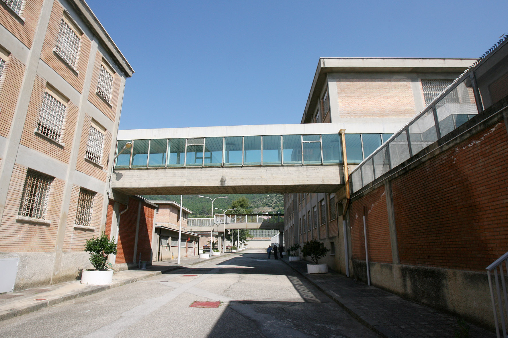 Detenuto tenta di evadere dal carcere di Salerno: fermato