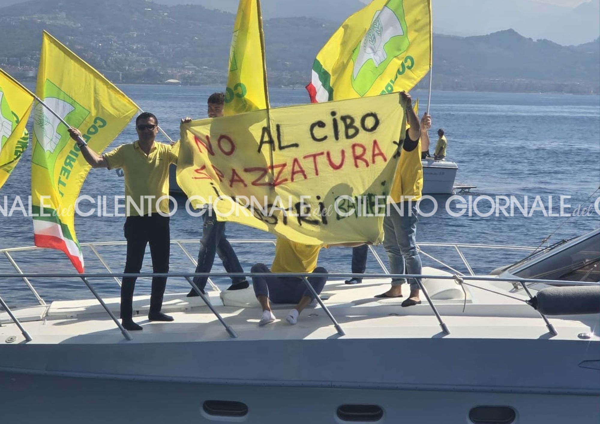 Tonnellate di pomodori cinesi arrivati al porto di Salerno, protesta di Coldiretti