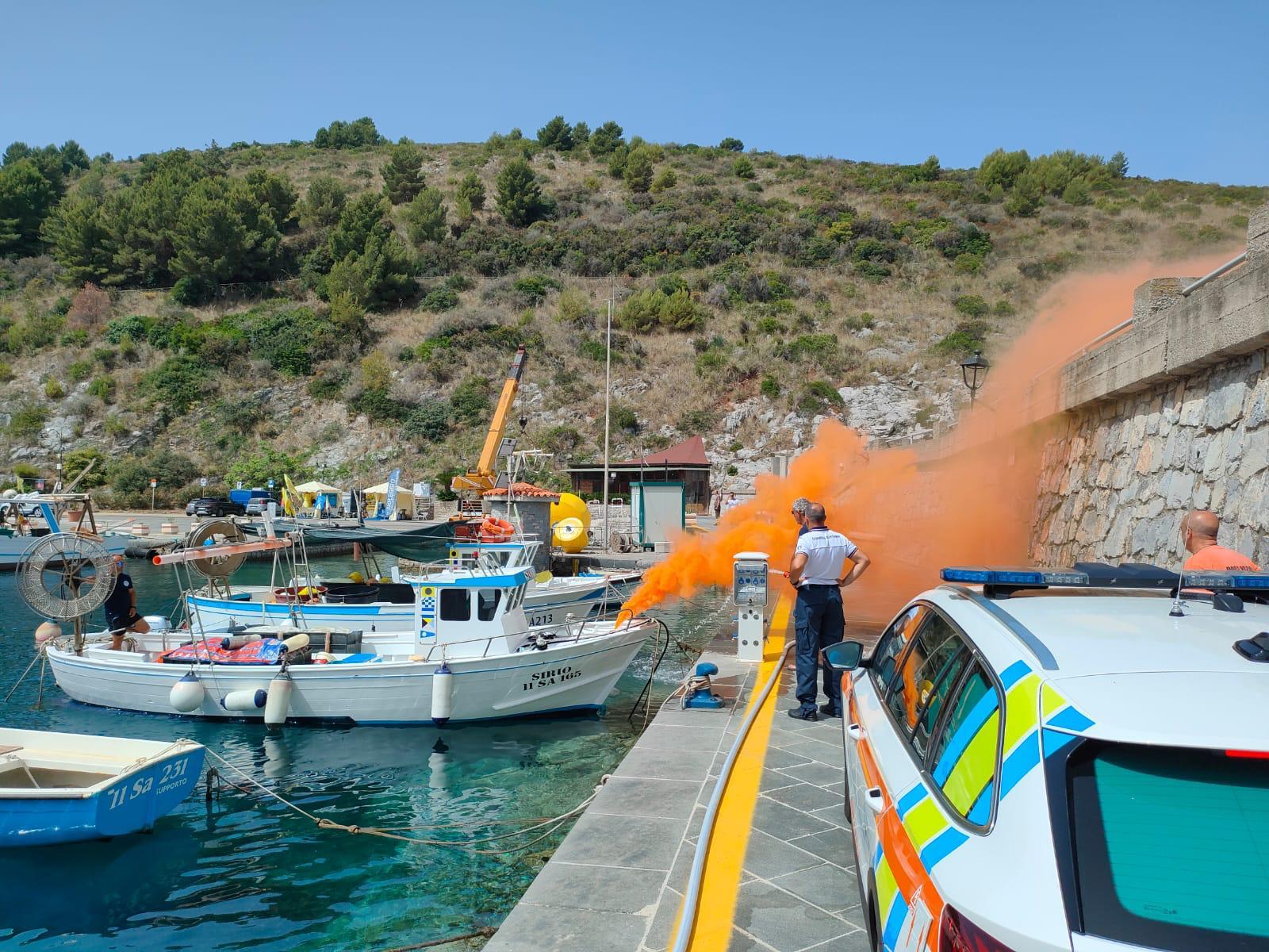 Palinuro, divampa incendio al porto ma è esercitazione della Guardia Costiera