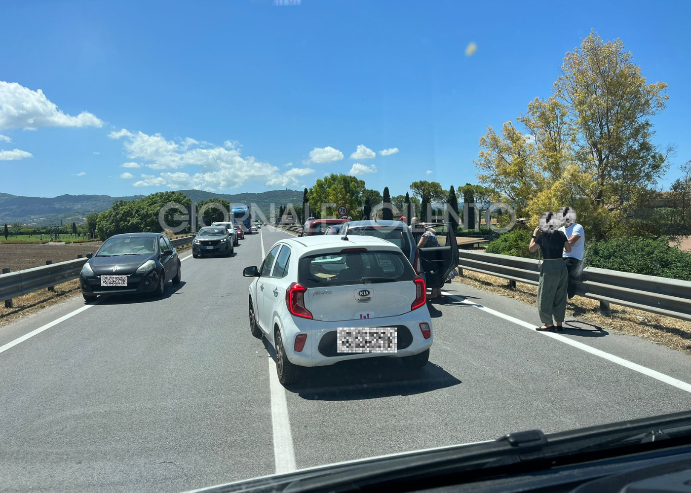 Tamponamento lungo la strada statale 18 a Capaccio: 4 veicoli coinvolti