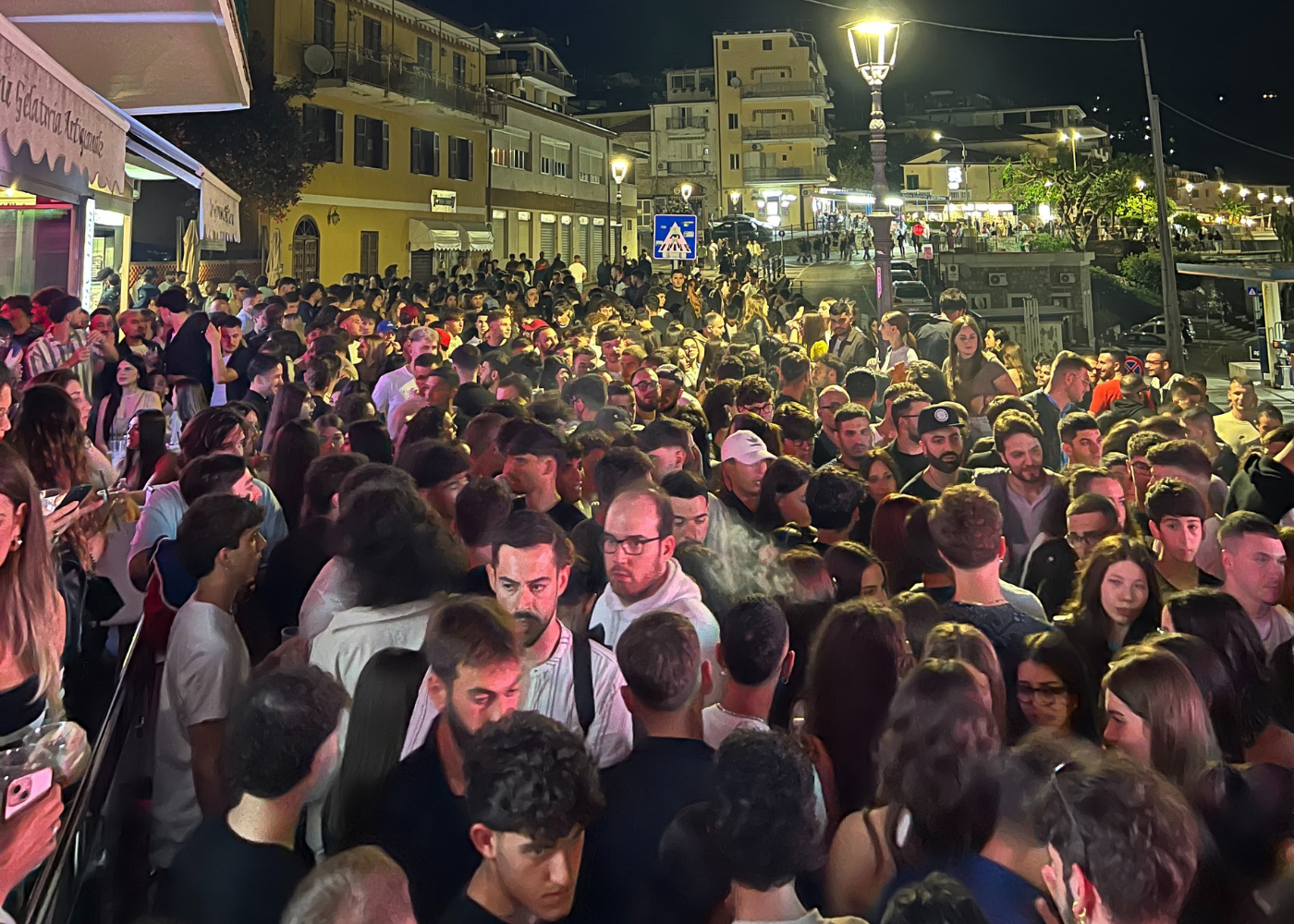 Record di presenze per Emme Fest: invasione di giovani a Marina di Camerota