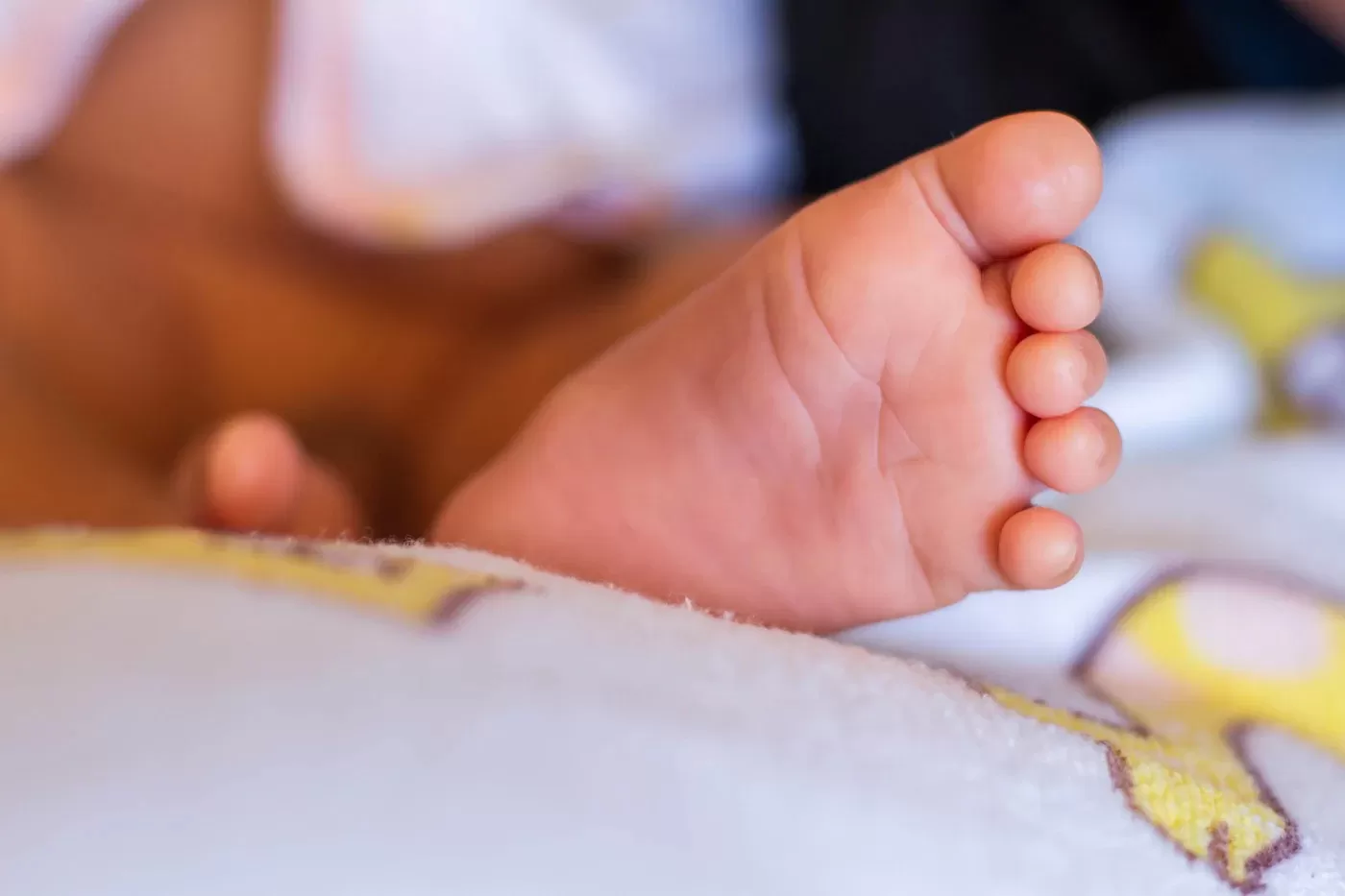 Distacco della placenta al 7 mese: mamma e figlia salvate all’ospedale ‘Curto’ di Polla