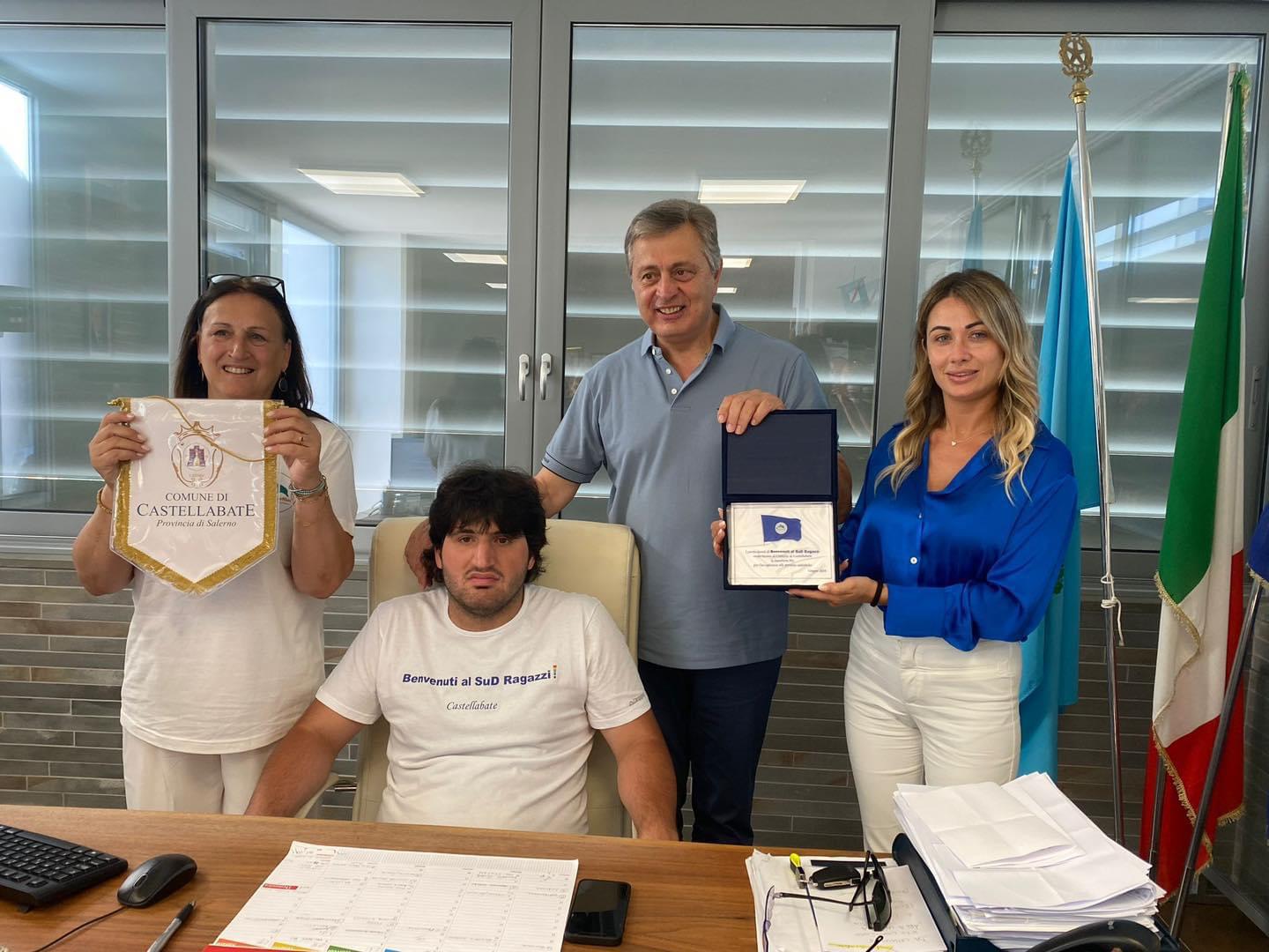 Castellabate riceve la Bandiera Blu per l’accoglienza alle persone autistiche