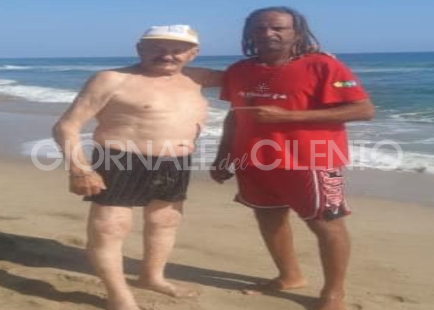 Montecorice, 83enne rischia di annegare: salvato tra le onde dal bagnino