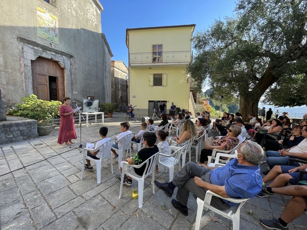 Libri, incontri con autori, teatro e musica a Roccagloriosa con la ‘Settimana letteraria’