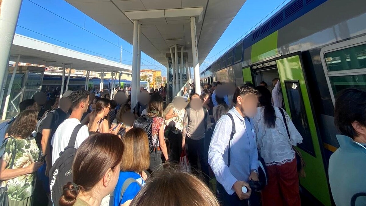 Dopo treno deragliato nuovi disagi ferroviari nel Cilento: ritardi e cancellazioni