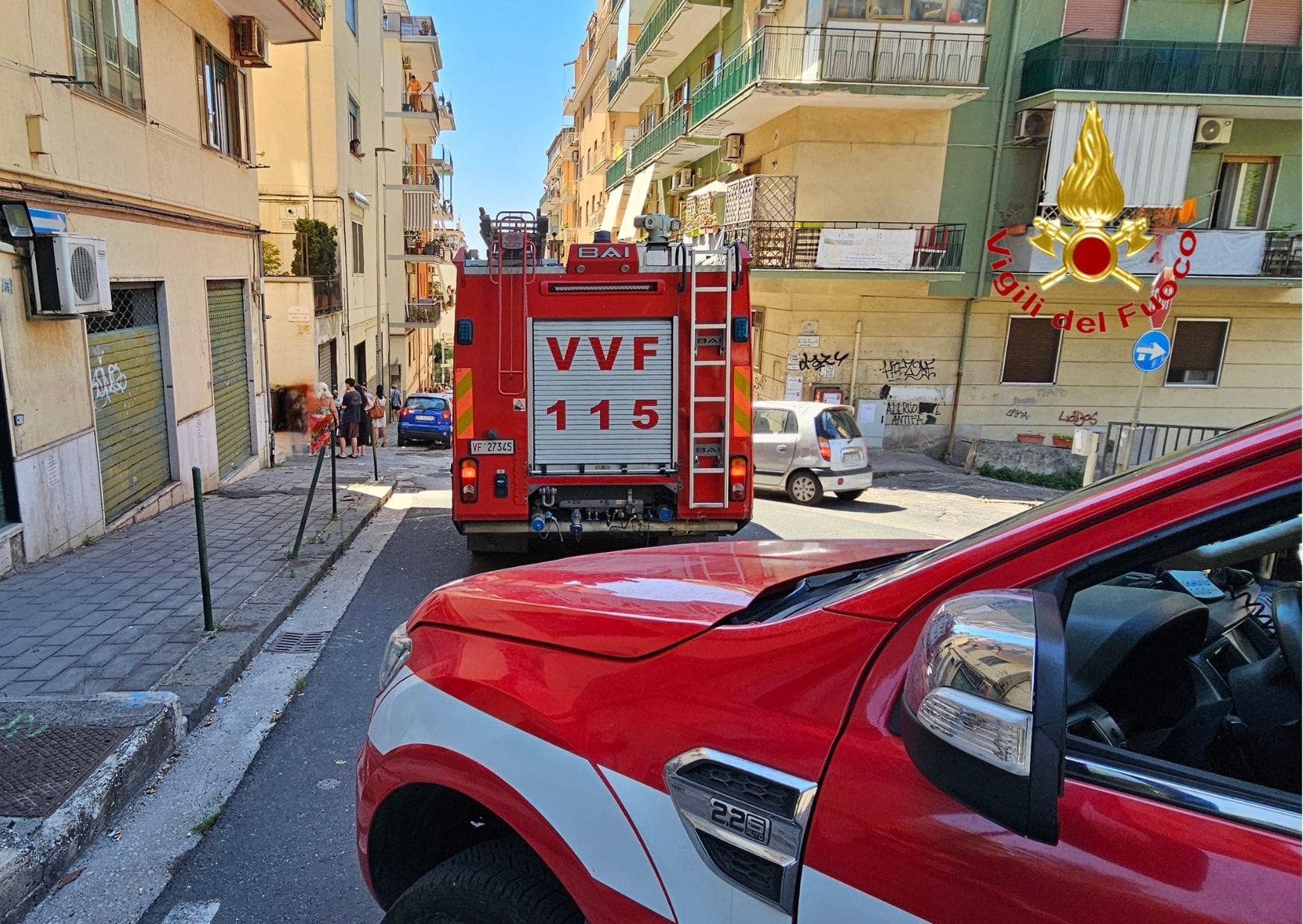 Ragazza di 35 anni precipita dal balcone di casa