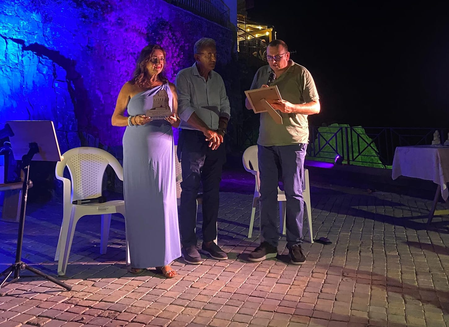 Mariella Marchetti riceve il Premio Torre Petrosa 2024: serata di cultura e riconoscimenti a Villammare