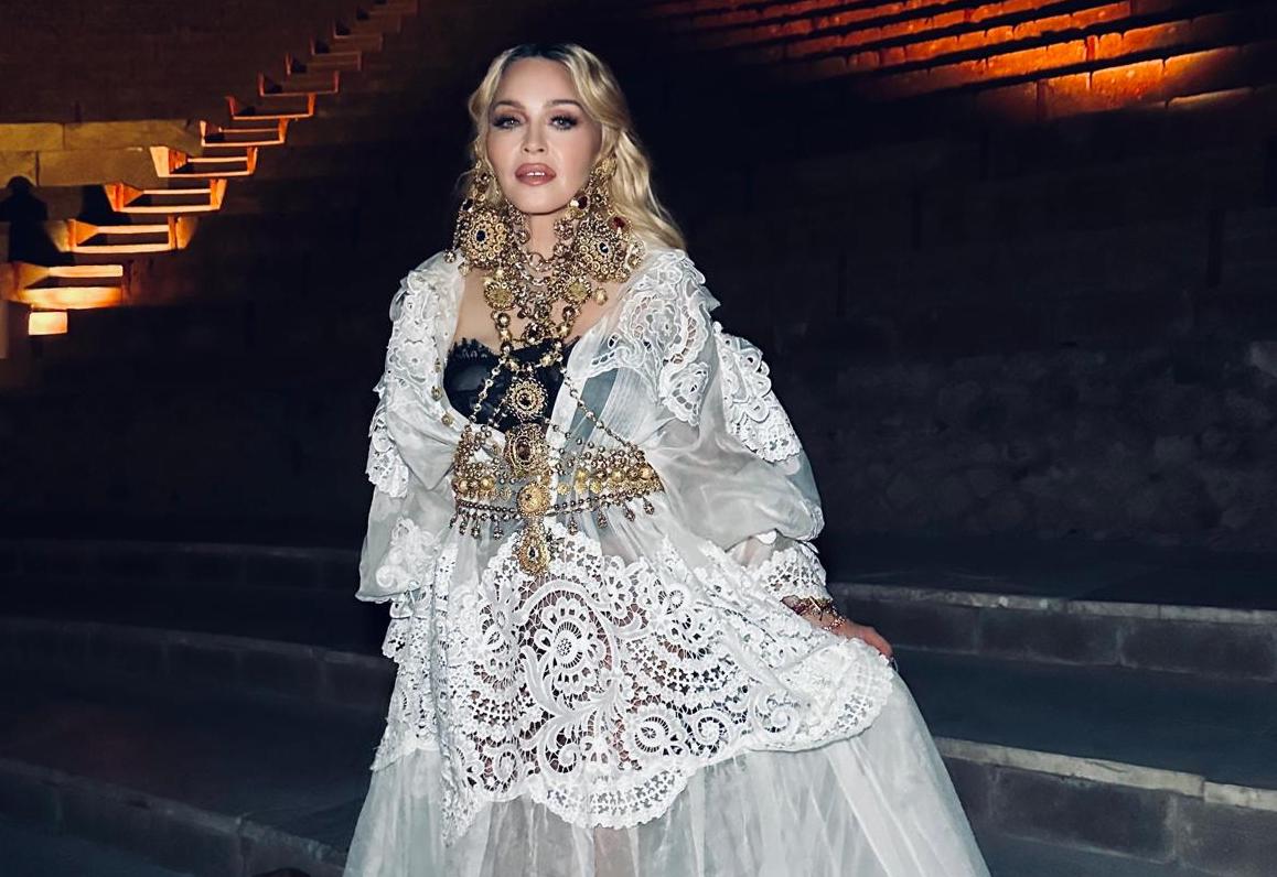 La star Madonna a Pompei, visita agli scavi nel giorno del suo compleanno