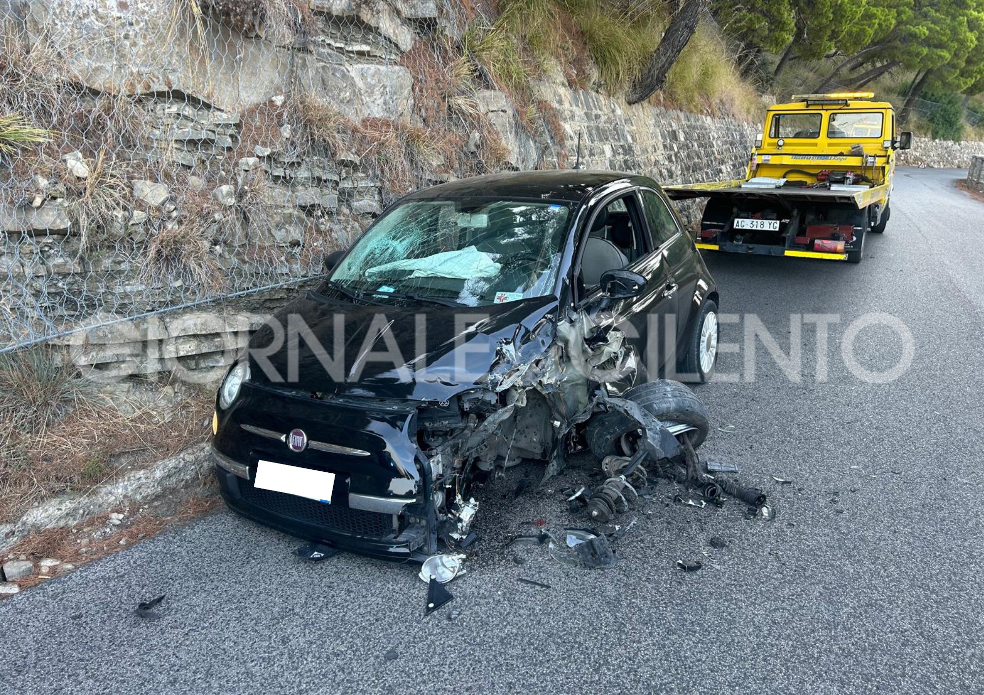 Incidente all’alba sulla Via del Mare a Montecorice: coppia di vacanzieri in ospedale