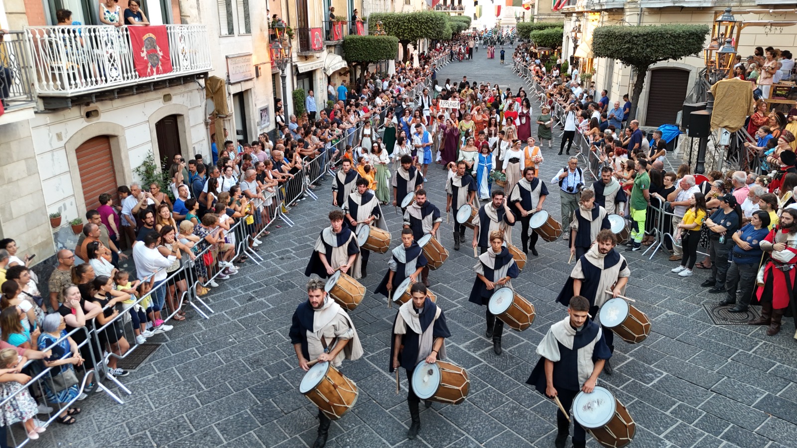 In 50mila da tutta Italia a Teggiano per la tavola della Principessa Costanza