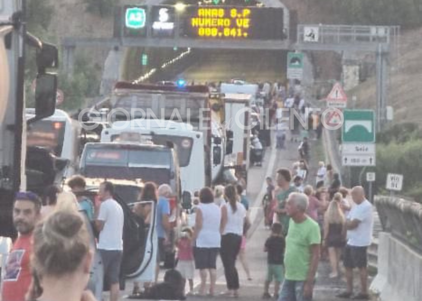 Ferragosto di sangue: motociclista perde la vita lungo l’A2, tra Contursi Terme e Campagna