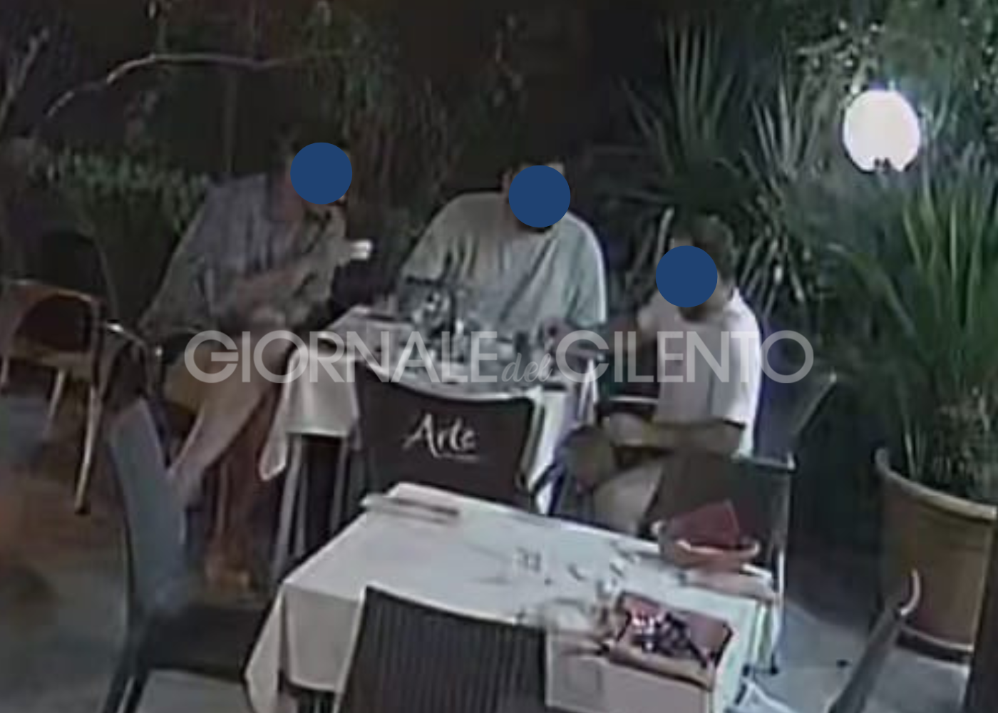 Poderia, mangiano e scappano senza pagare: tre clienti lasciano il conto al ristorante