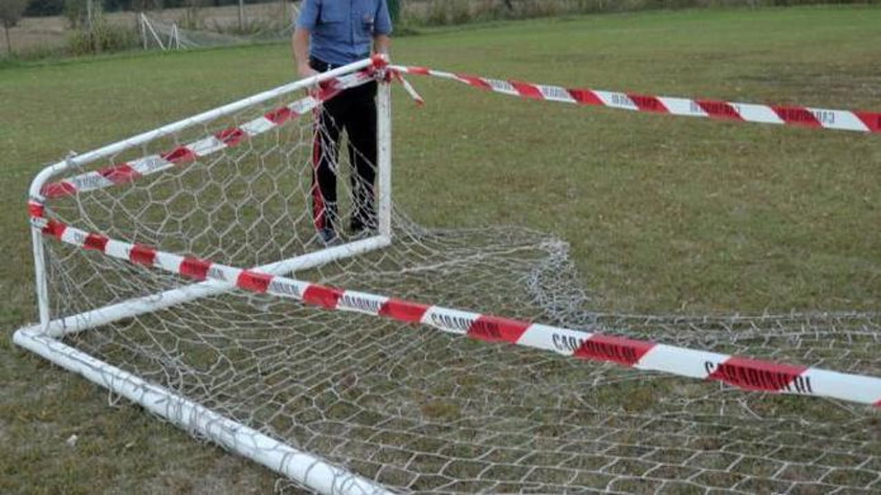 Capaccio Scalo: cade una porta di calcio, 12enne ferito al volto. Ora è a Napoli