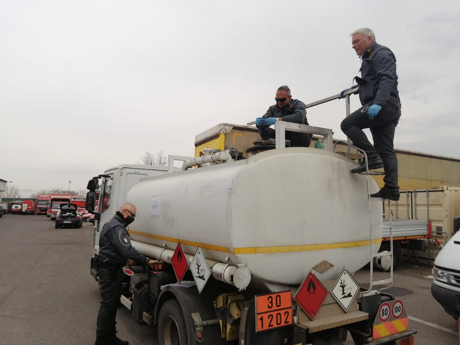 Gasolio illegale, udienza processo ‘Oro nero’ Vallo di Diano: interrogatorio aula bunker Salerno