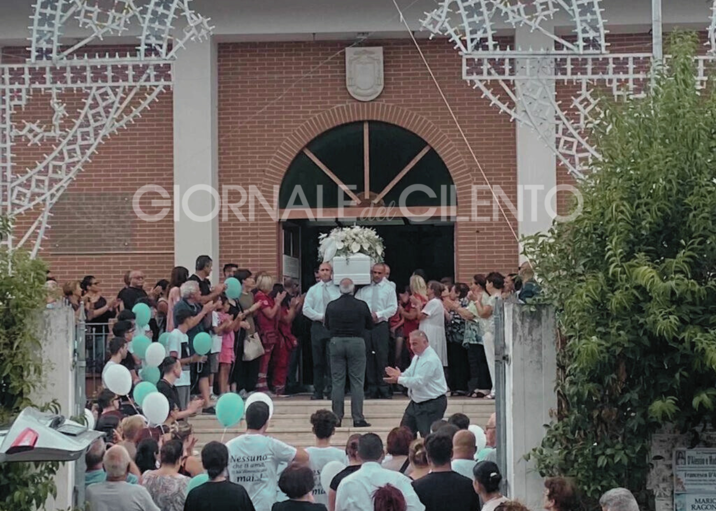 Ultimo saluto a Vincenzo Mucciolo: i funerali del giovane centauro di Capaccio morto a 19 anni