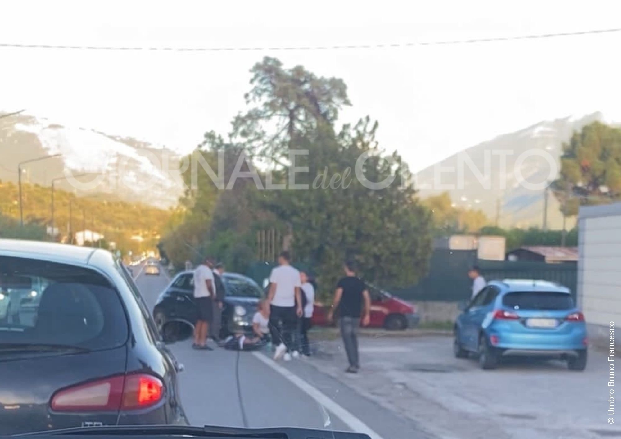 Incidente tra Capitello e Policastro, scooter contro auto: un ferito