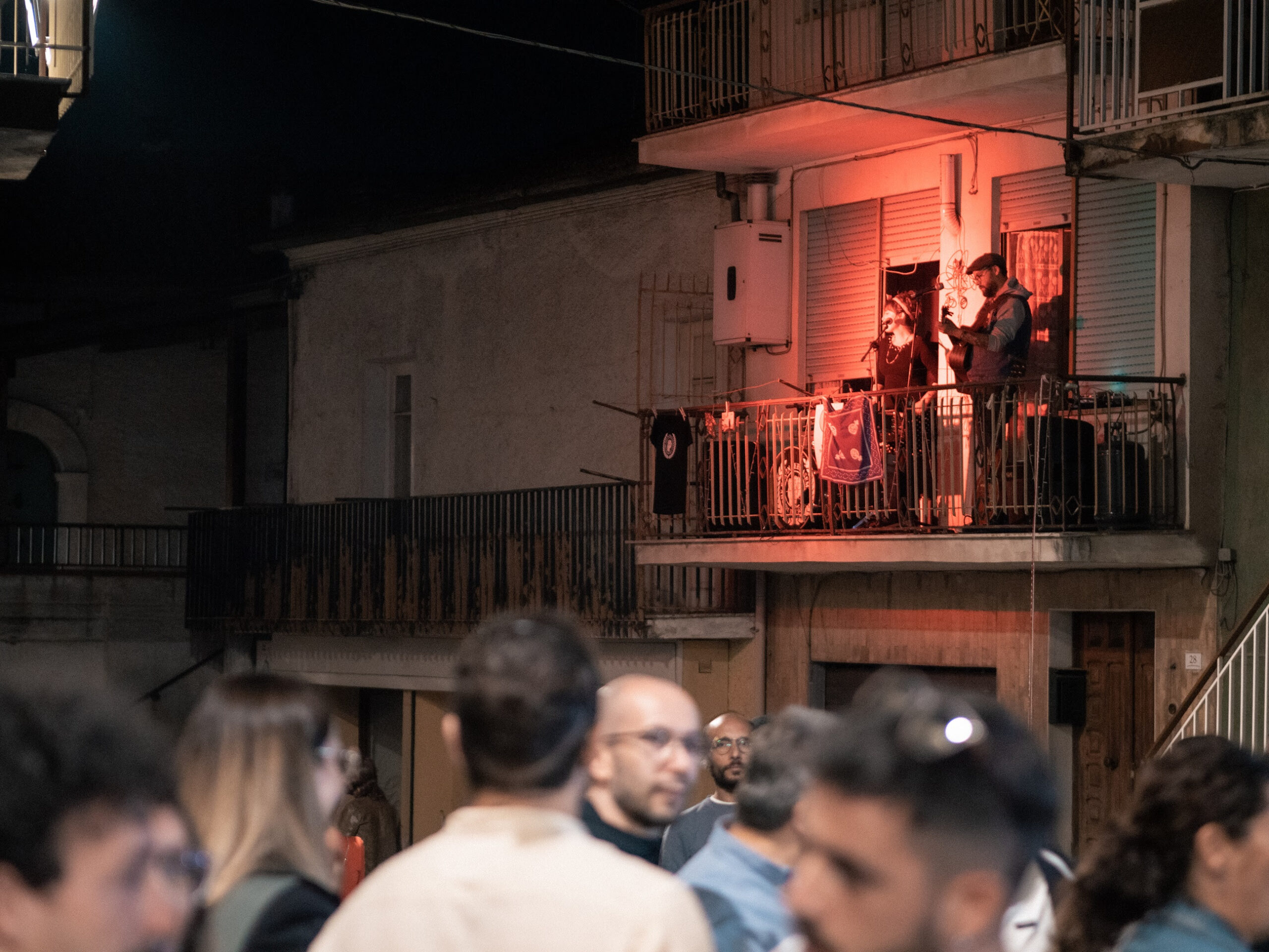 Balconica, il festival di musica, teatro e poesia che si fa dai balconi di Futani: appuntamento 5 e 6 ottobre