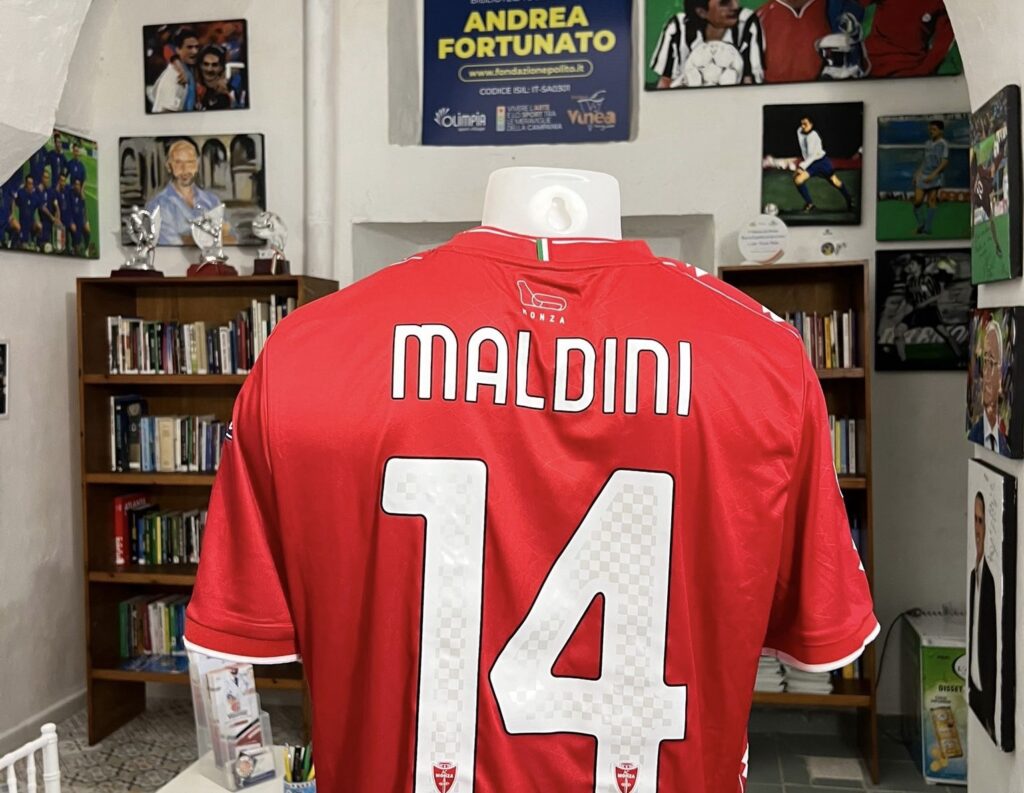 La maglia di Daniel Maldini al Museo Andrea Fortunato di Castellabate