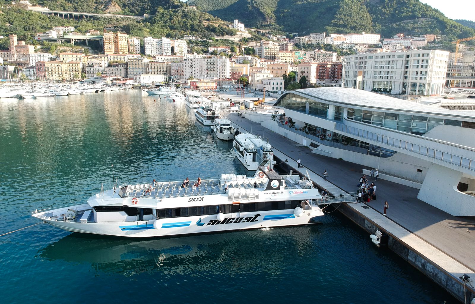 Alicost prolunga fino a dicembre il collegamento Salerno, Maiori, Amalfi, Positano fino a Capri