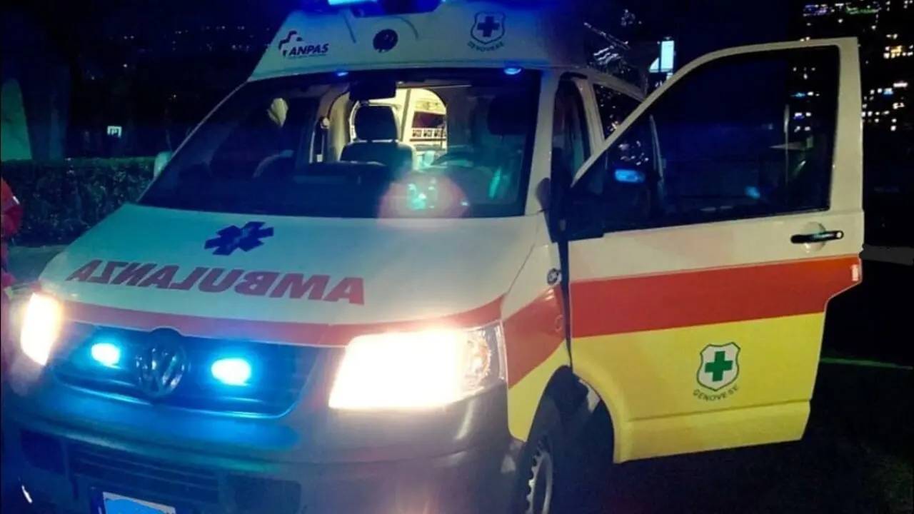 Aggressione nella notte a Vallo della Lucania: uomo prende a martellate sanitari del 118