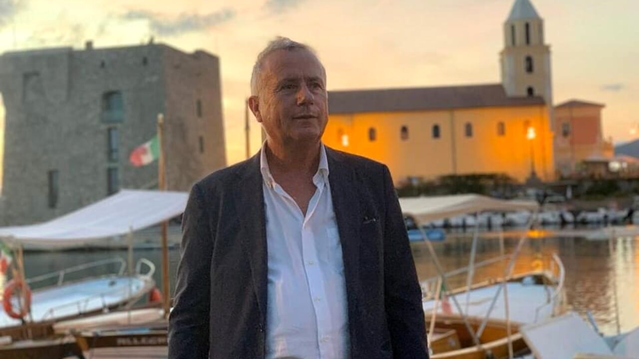 Vassallo invia una pec al Prefetto: «Rimuovere Alfieri da incarico sindaco Capaccio e presidente Provincia»