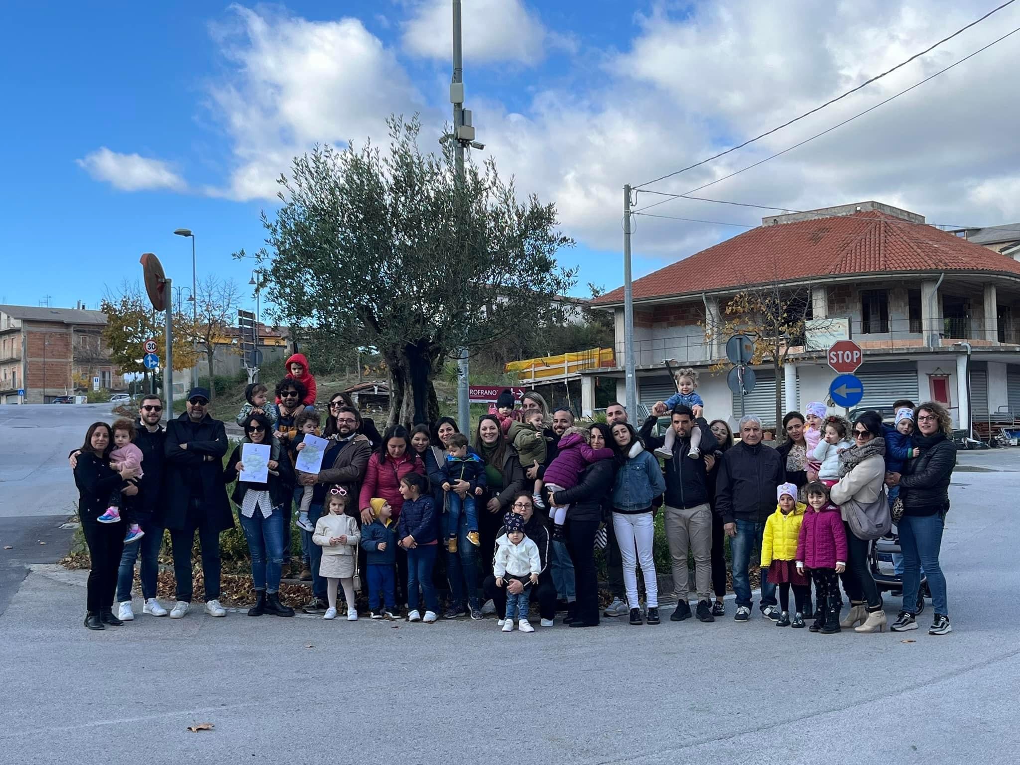 Caselle in Pittari celebra la «Festa dell’Albero» dedicata ai nuovi nati