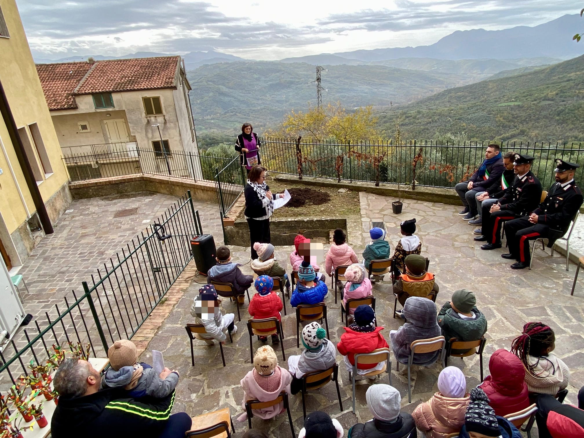 I carabinieri del Parco del Cilento celebrano la giornata nazionale degli alberi con gli studenti