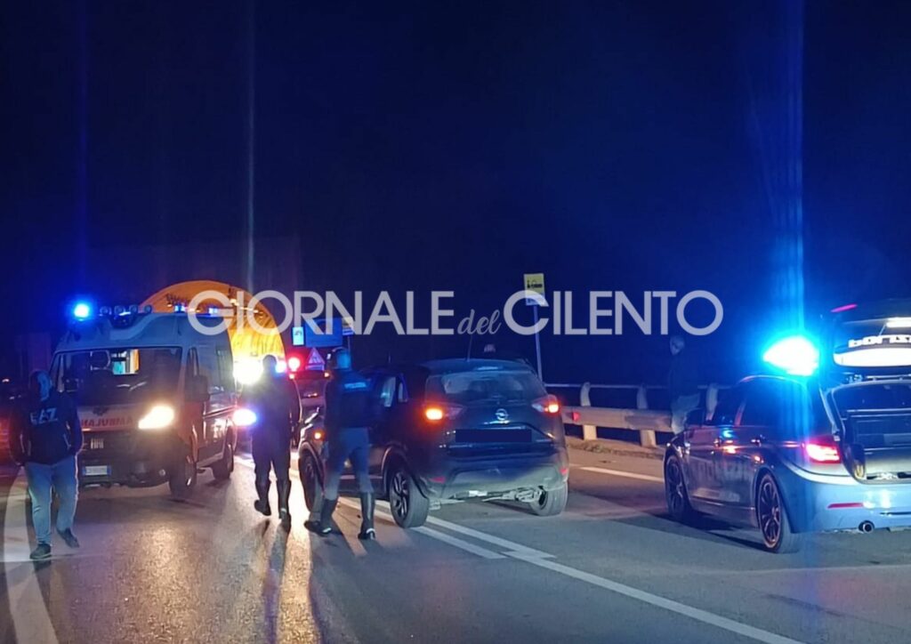 Incidente stradale sulla Cilentana: tre auto coinvolte e diversi feriti