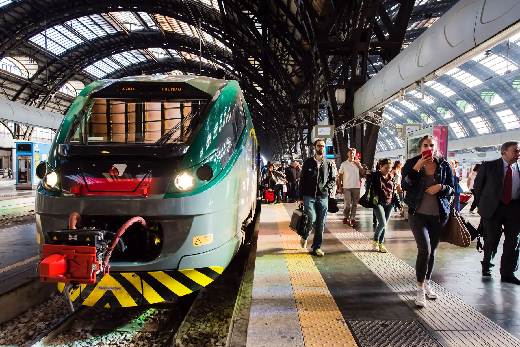 Fuorisede, il rientro a casa per Natale è una «mazzata»: prezzi dei treni raddoppiati