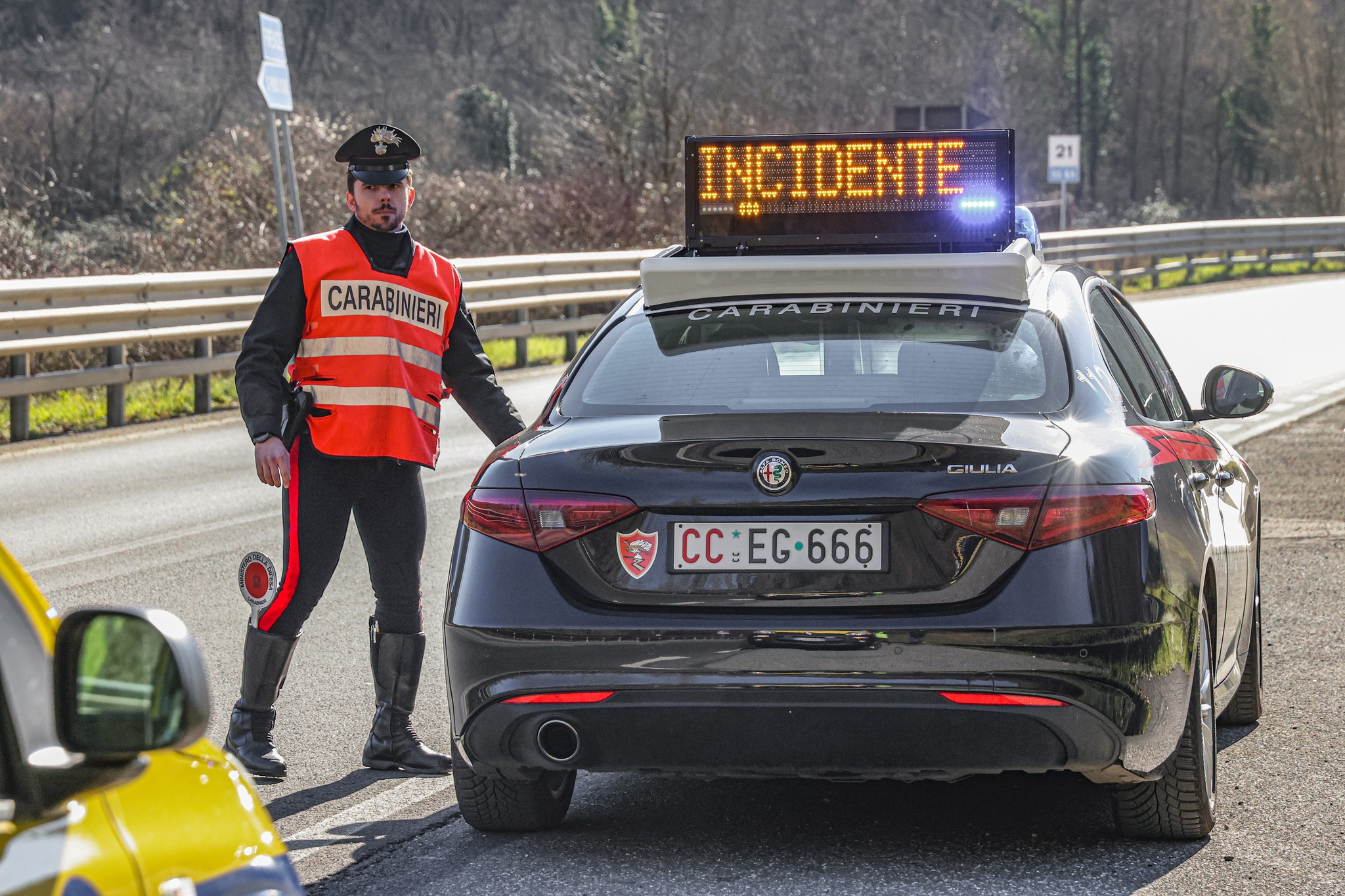 Schianto fatale, muore un 49enne. Ferita la figlia di 11 anni