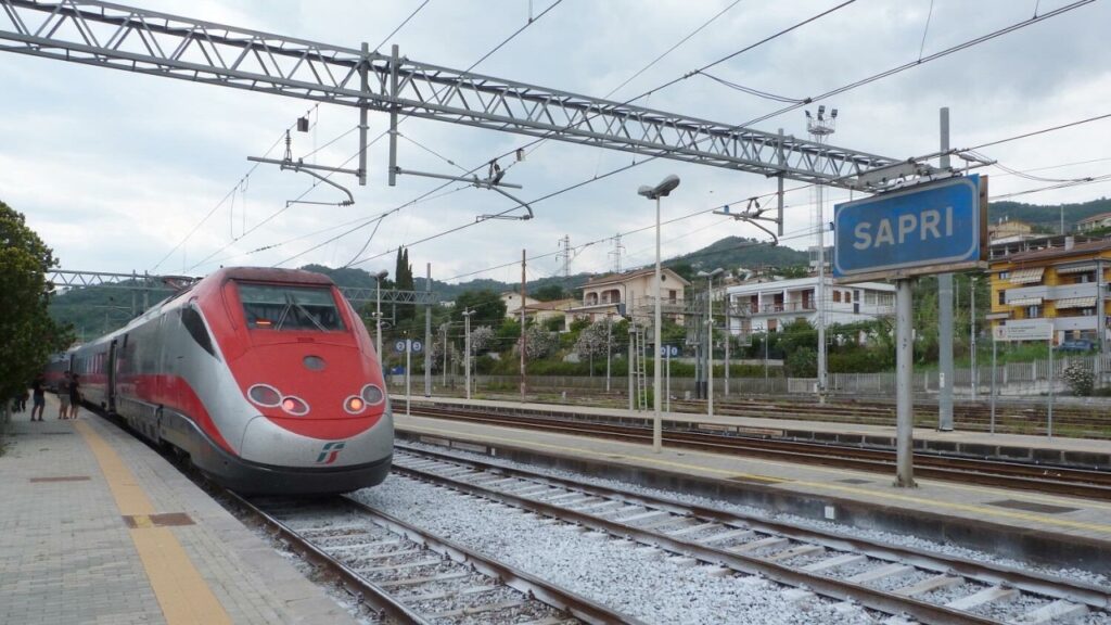 Sapri: pluripregiudicato intercettato dalla polizia Ferroviaria, sospetti su truffe agli anziani