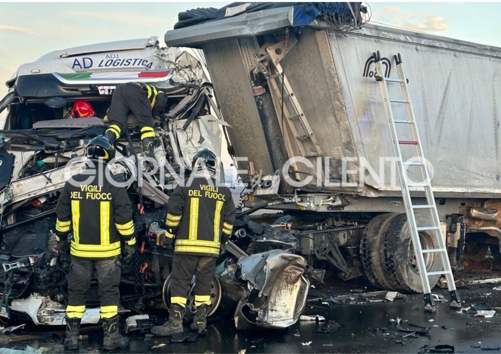 Tragedia a Venosa, scontro tra camion: due morti e un ferito