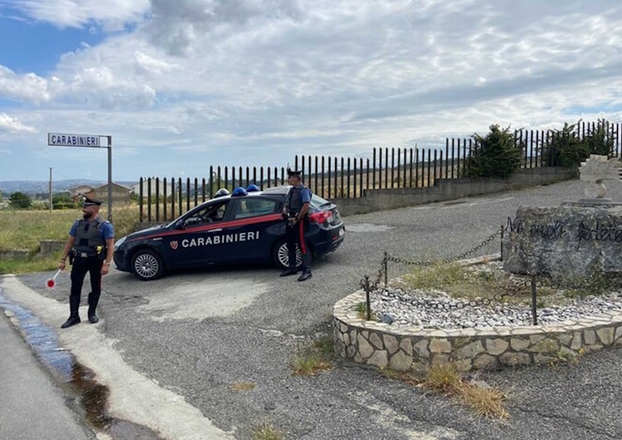 Blitz dei carabinieri nel Cilento: fermato un giovane con droga pronta per lo spaccio