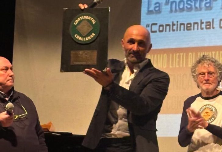 L’ultramaratoneta De Rosa celebrato a Sala Consilina: tris mondiale nel Rodsign Continental Challenge