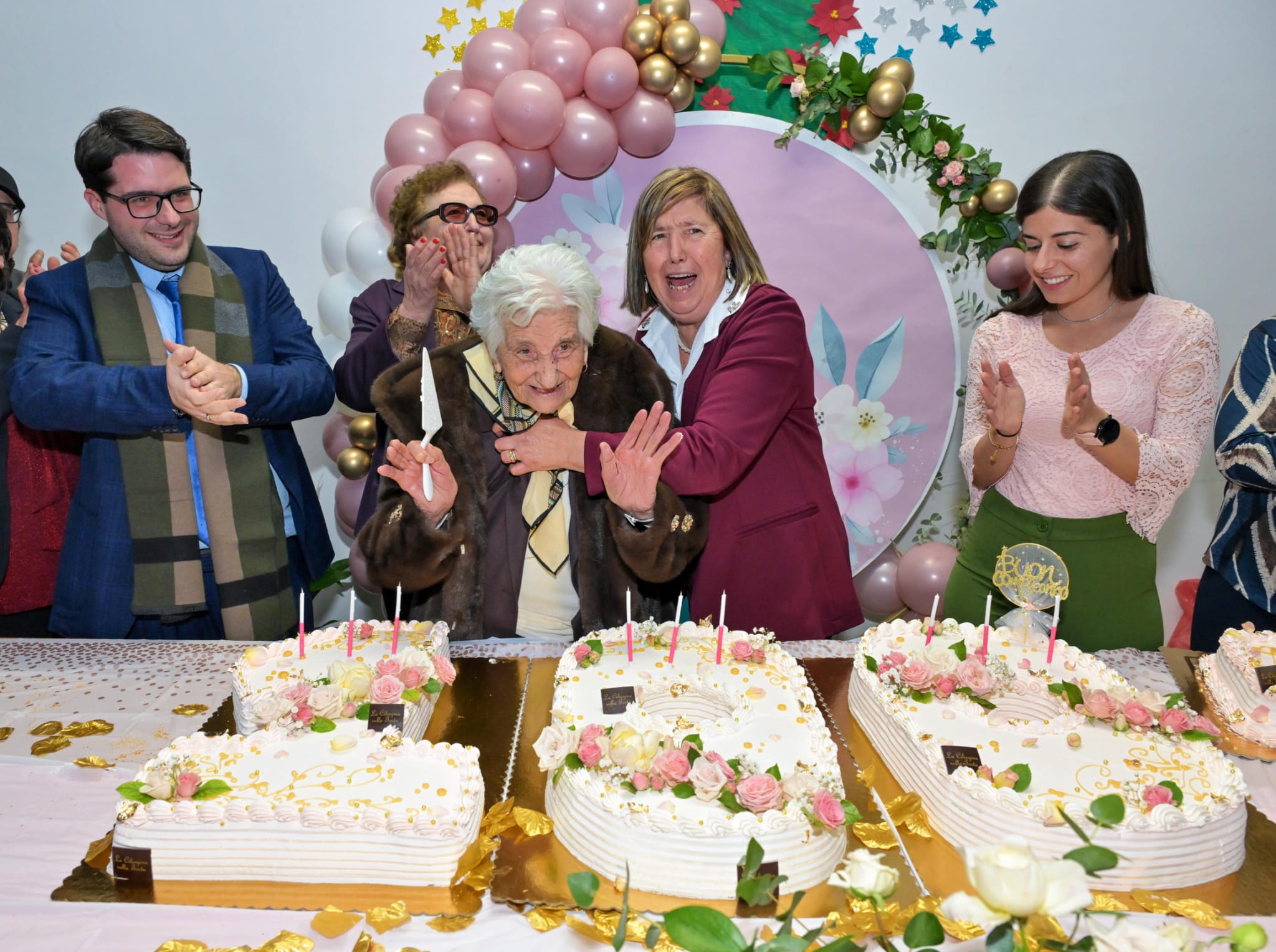 Prignano Cilento, nonna Peppinella spegne 100 candeline: ha 19 pronipoti