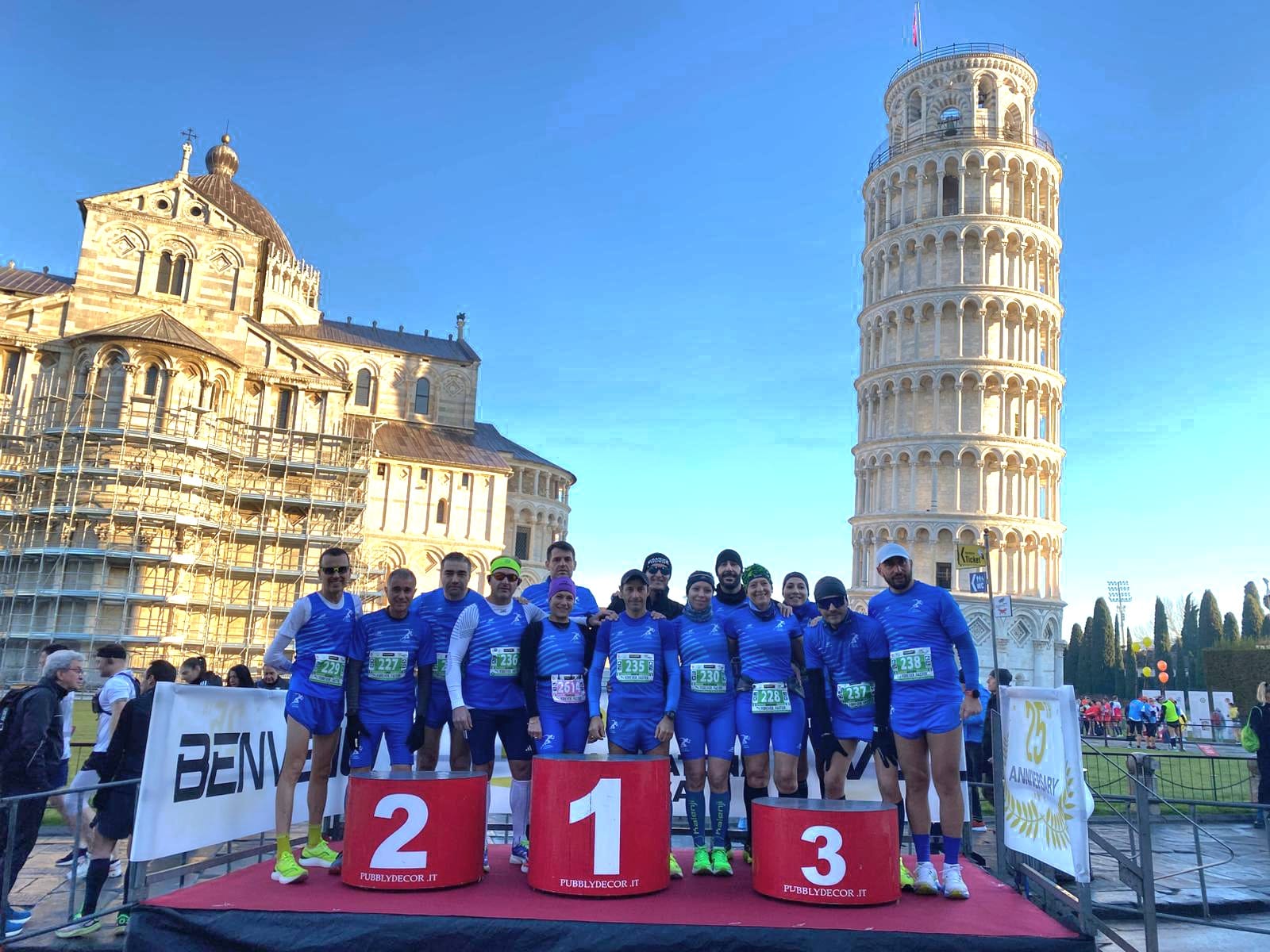 Castellabate brilla alla 25ª maratona di Pisa: 14 podisti azzurri protagonisti tra storia e sport