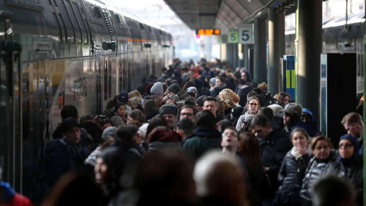 Caos trasporti a Salerno: stop a due linee ferroviarie per lavori. Disagi per mesi