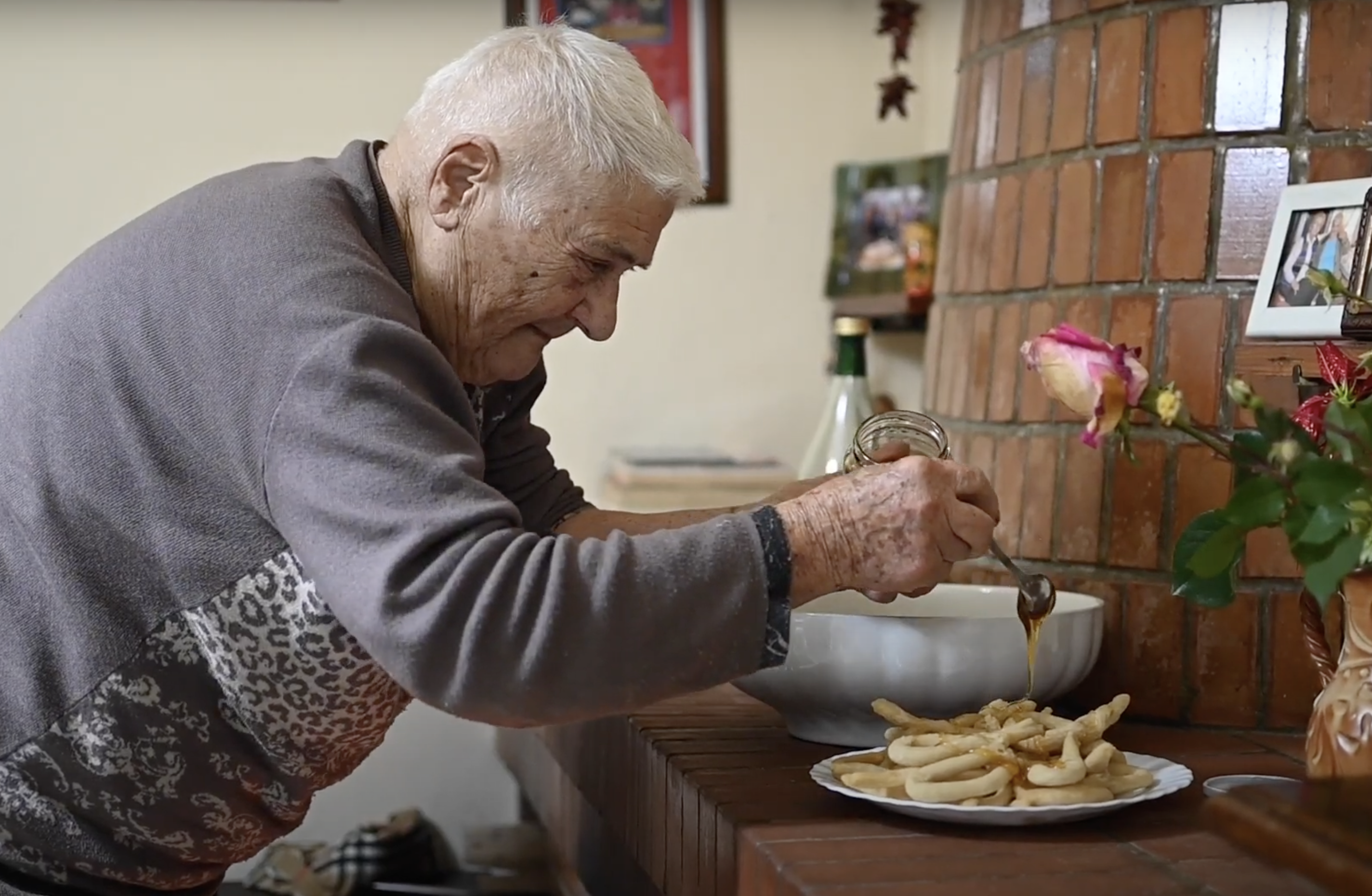 Scauratielli, struffoli e pastorelle: cosa non può mancare sulle tavole dei cilentani a Natale