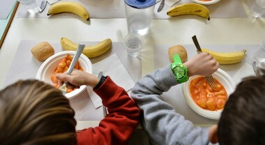 Capaccio Paestum, stangata su mensa e trasporto scolastico: polemiche tra i  genitori per aumento tariffe | Giornale del Cilento