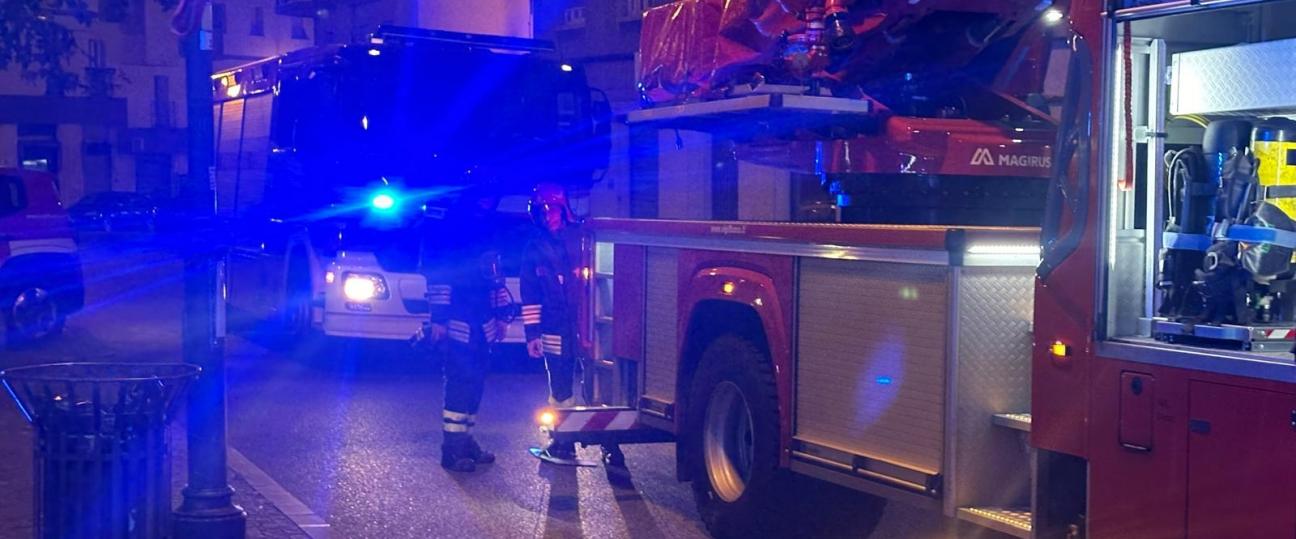 Laurino, incendio distrugge appartamento a Villa Littorio: salvi i coniugi