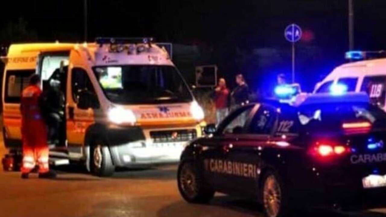 Auto contro un muro nella notte: muore 21enne di Sant’Arsenio