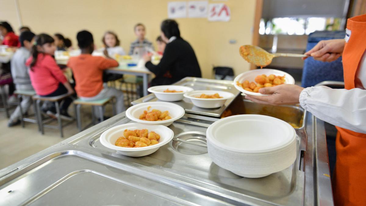 Vallo della Lucania,  i genitori alzano la voce contro il servizio mensa scolastico