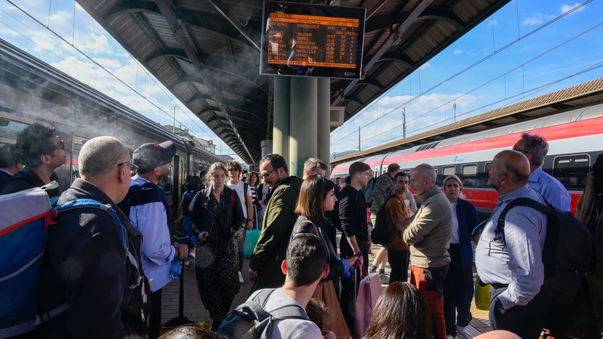 Treni, sessanta giorni di disagi per i pendolari del Cilento