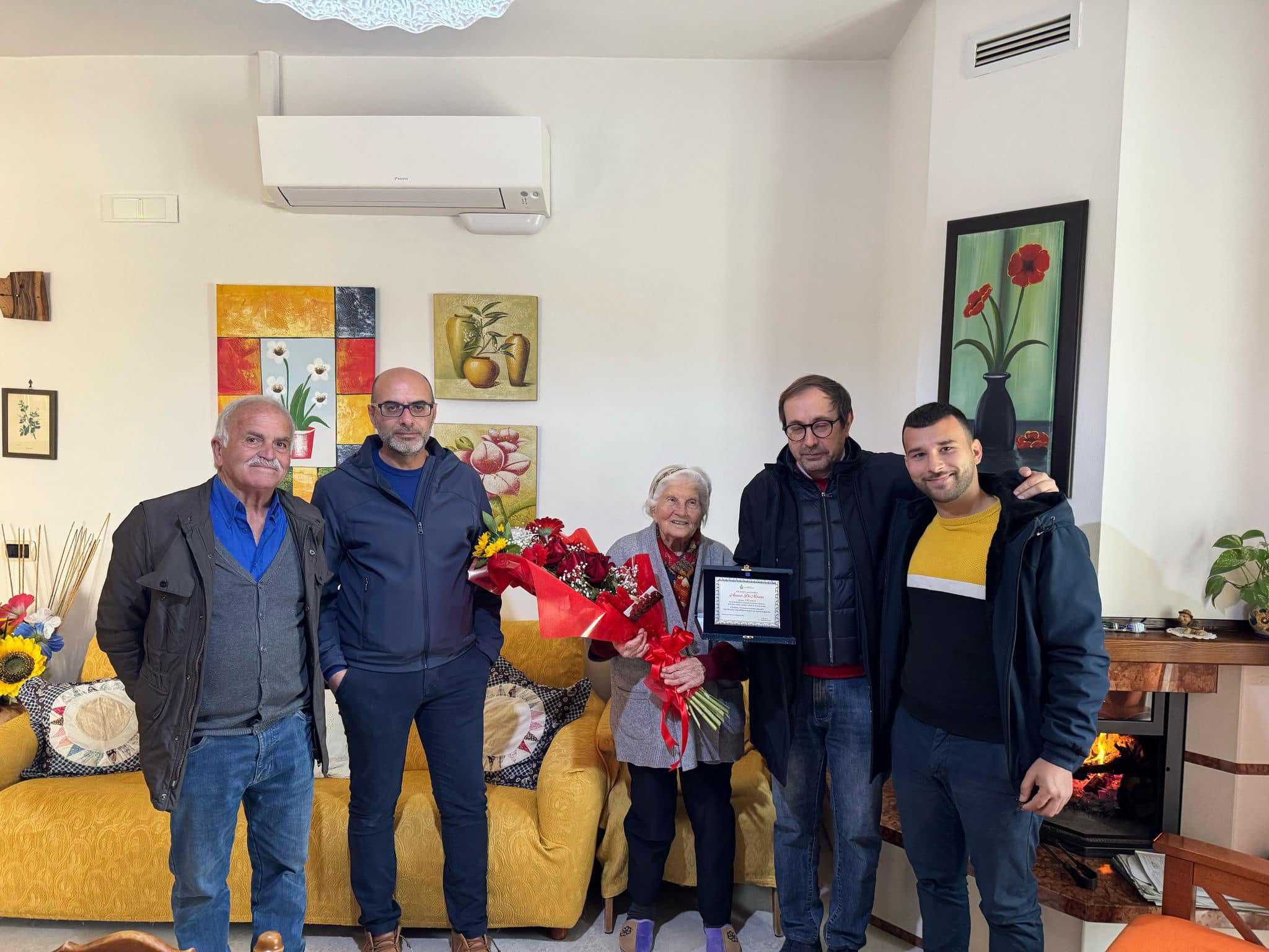 Auguri nonna Aurora: si allunga l’elenco dei centenari del Cilento